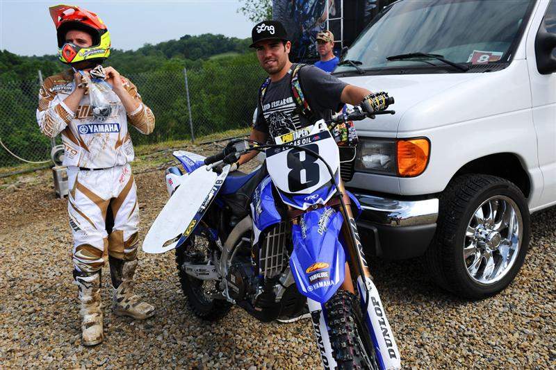 Langston’s fill-in mechanic for the weekend is fellow South African Ryan Newton. Check out the new one-piece Cycra radiator shrouds. They were recently released.