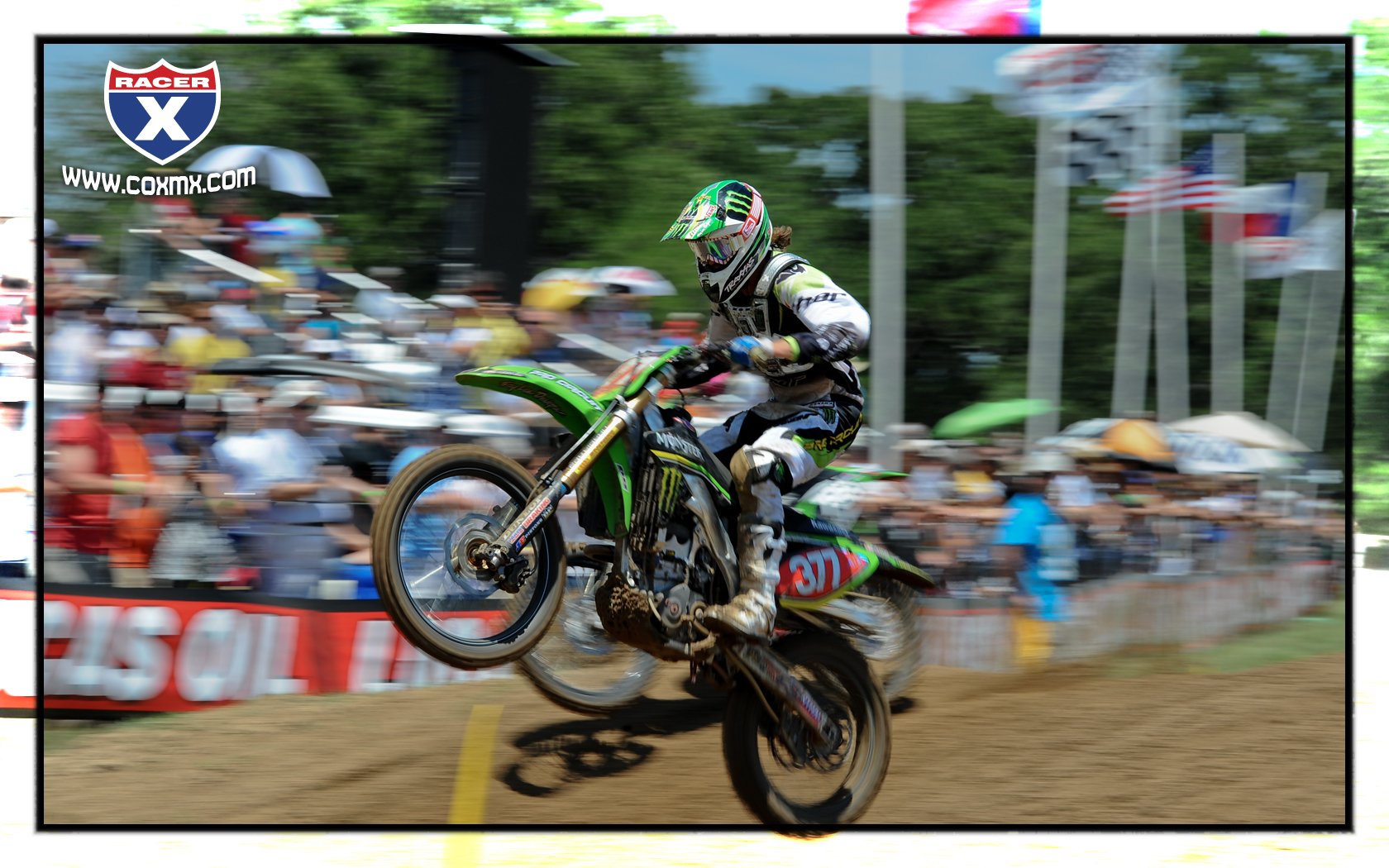 Christophe Pourcel and Dean Wilson (behind) do battle.