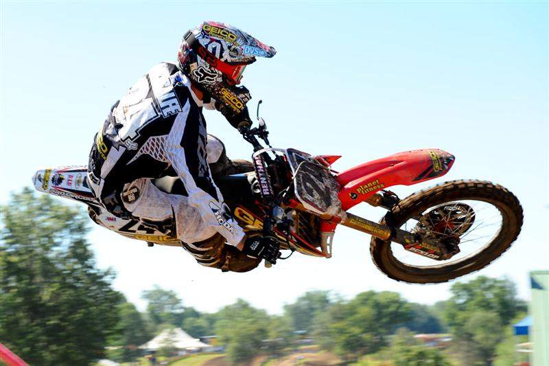 Brett Metcalfe was third overall with a 2:18.366.