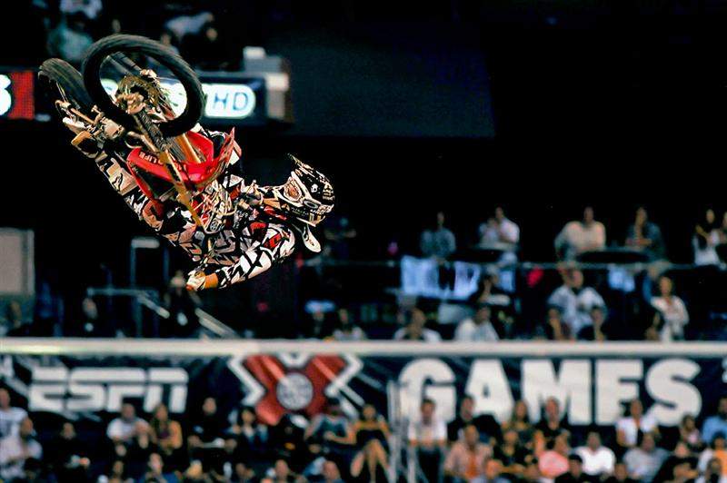 Beau Bamburg throwing down in Best Whip.