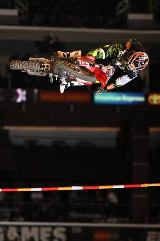 Ox Kargola had the height in Step-Up, but kept crashing on the landings.