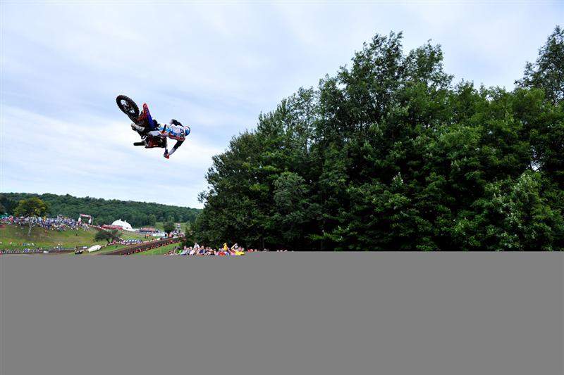 Cole Seely throws down.