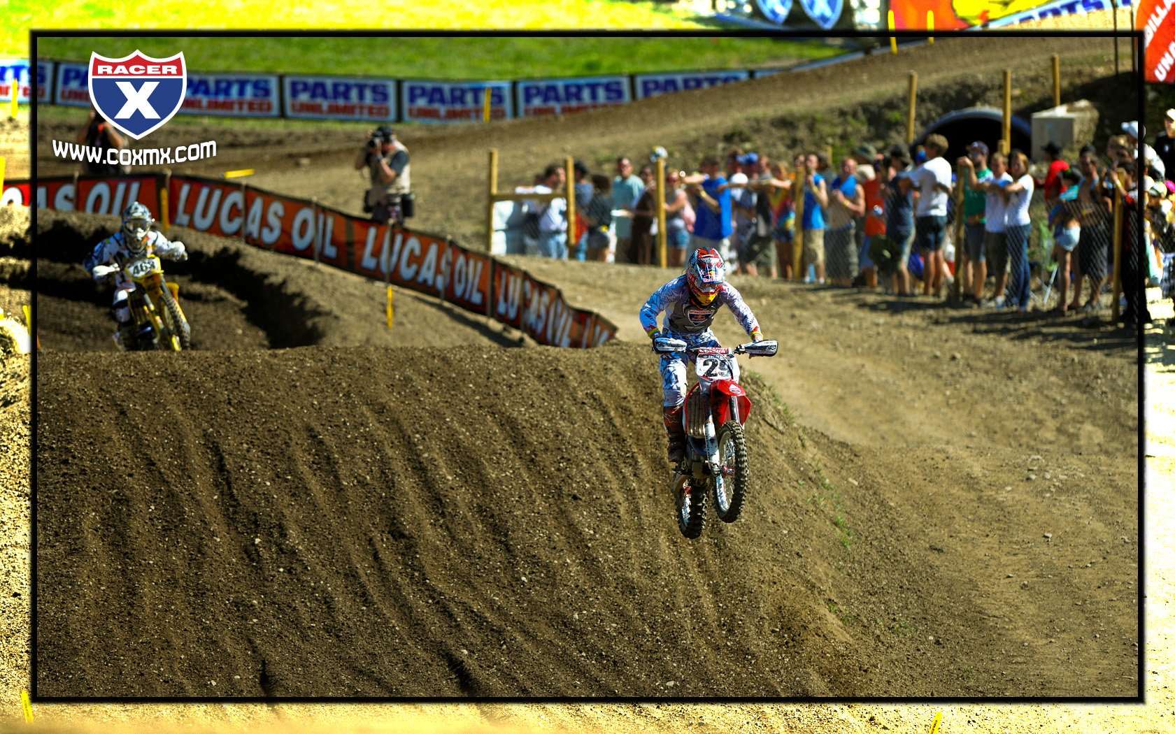 Andrew Short leading Clement Desalle