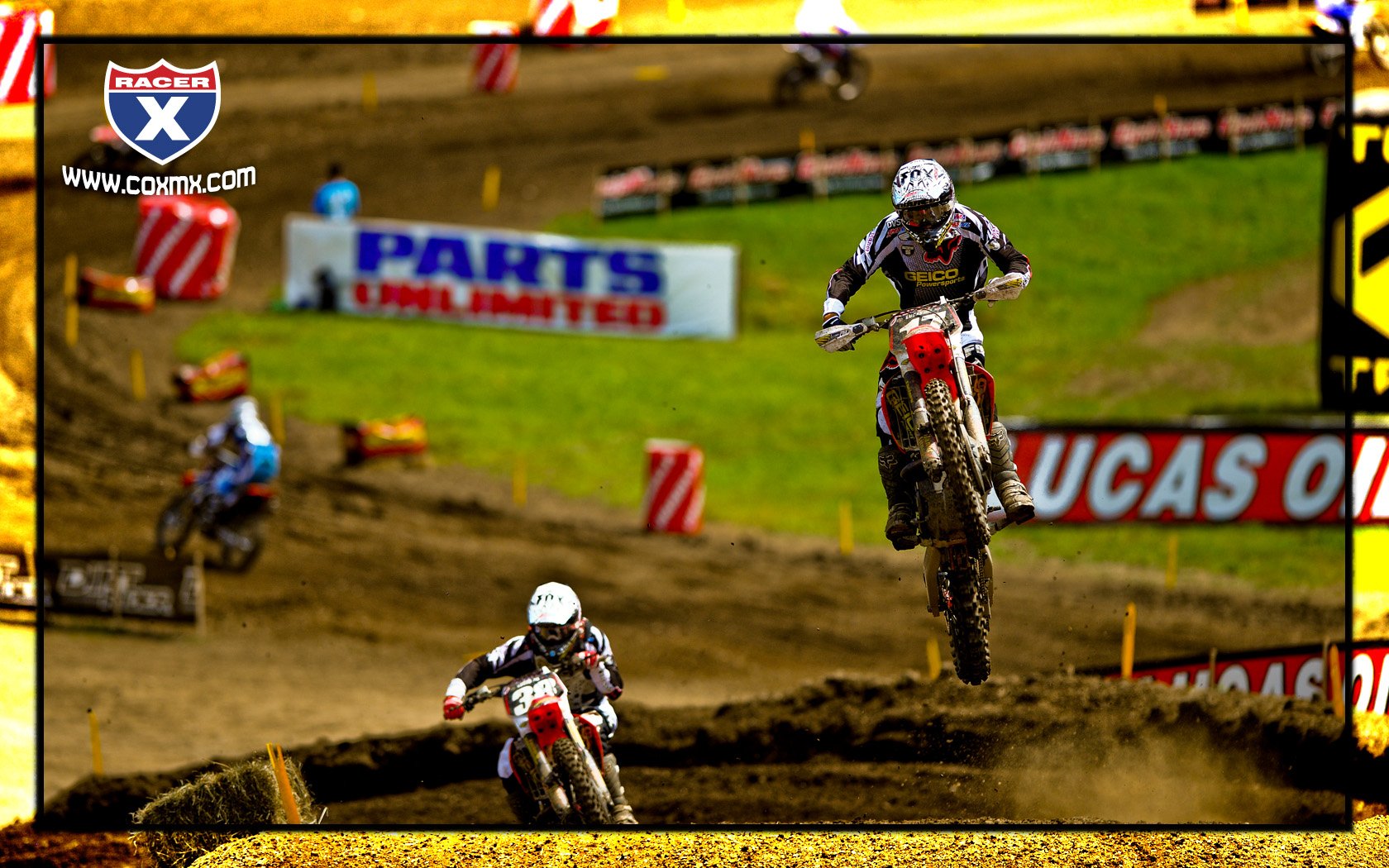 Justin Barcia leads Trey Canard