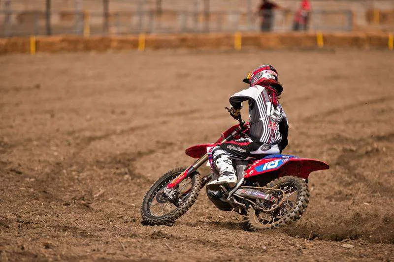 Gieger negotiates the 180 after the finish line.