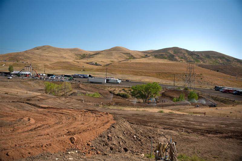 The farthest side of the track away from the start gate got a bit of a makeover as well, but it’s pretty subtle. The track was good before, so subtle changes are all that seemed necessary in most sections.
