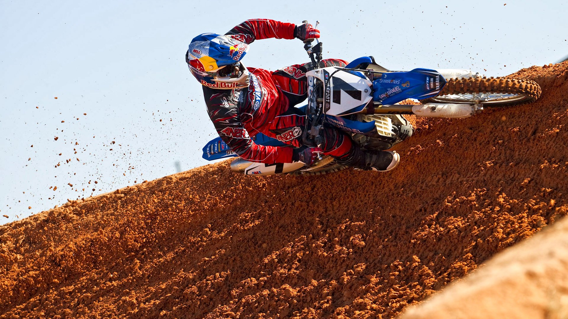 For more new photos of James Stewart, head over to http://www.JS7.com