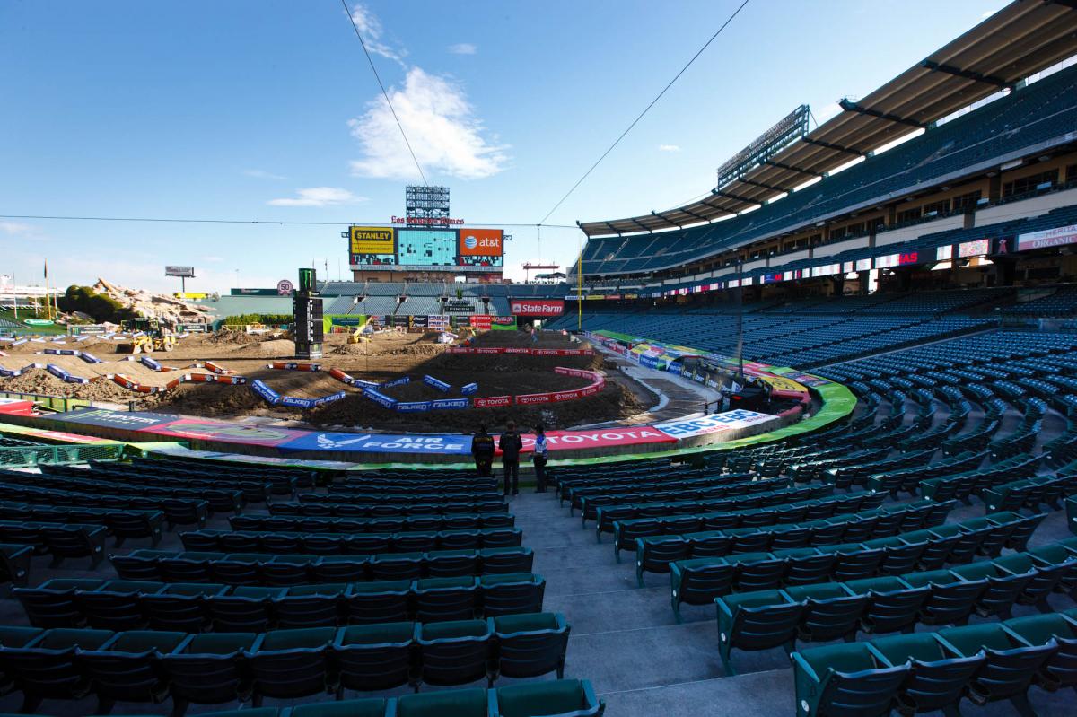 Anaheim 1 track