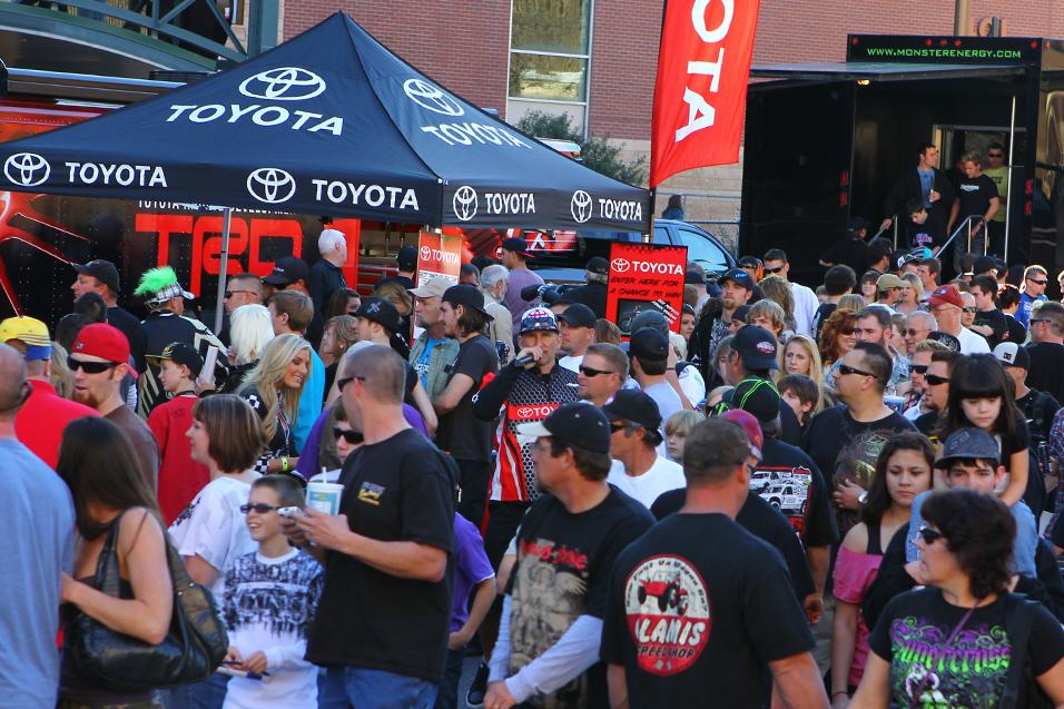 Racer X Films: Phoenix, Tour of the Pits