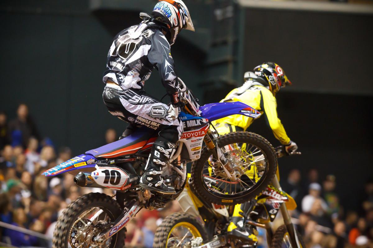 Justin Brayton battles Ryan Dungey