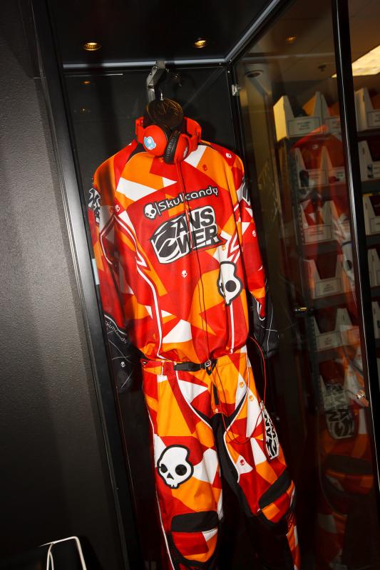 Answer/Skull Candy gear