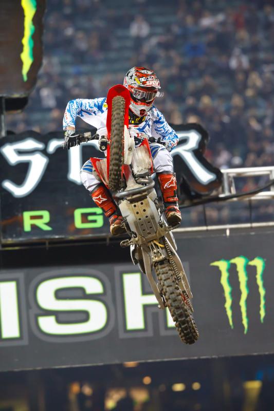 Trey Canard goons the LCQ