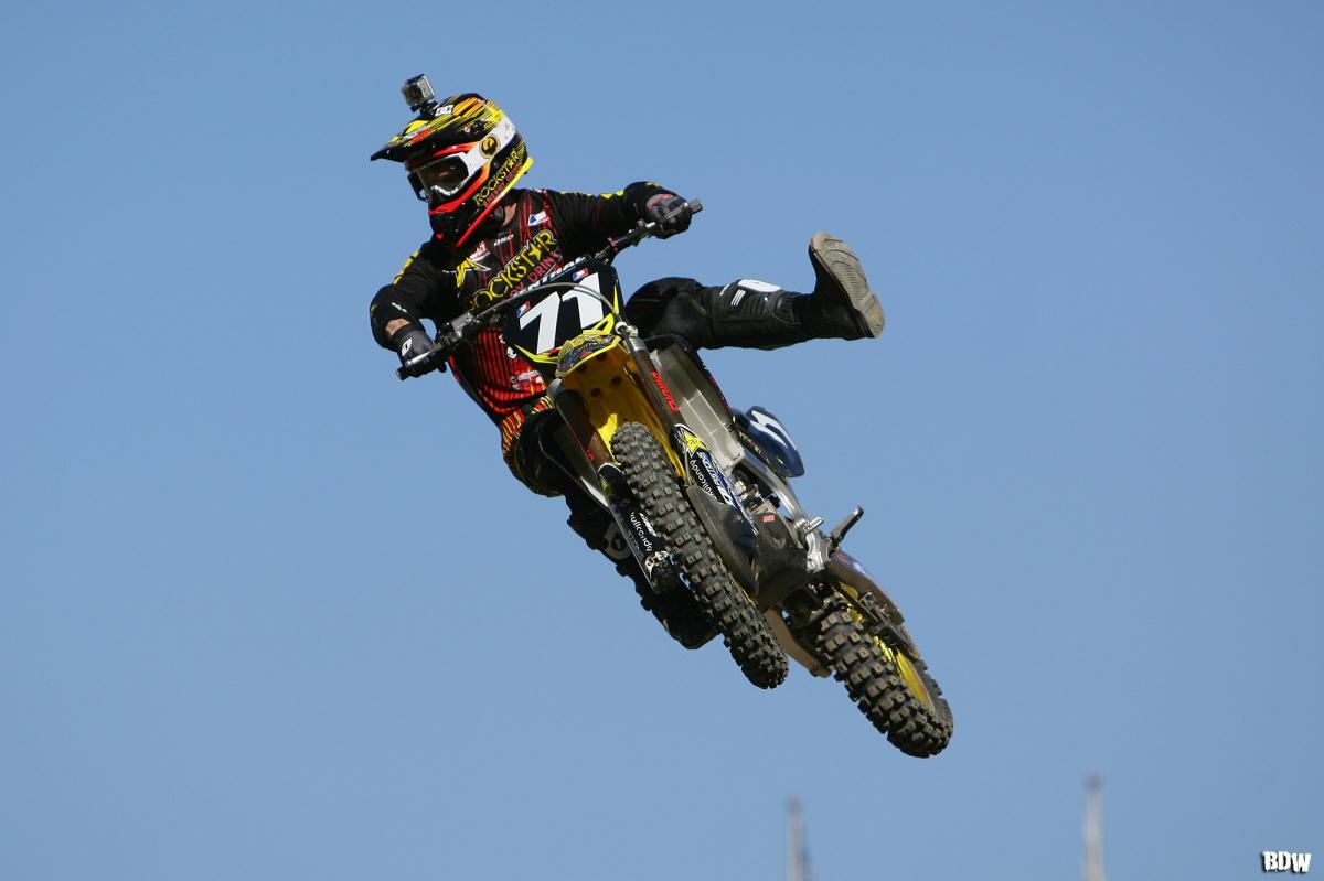 Morais throwing it down 