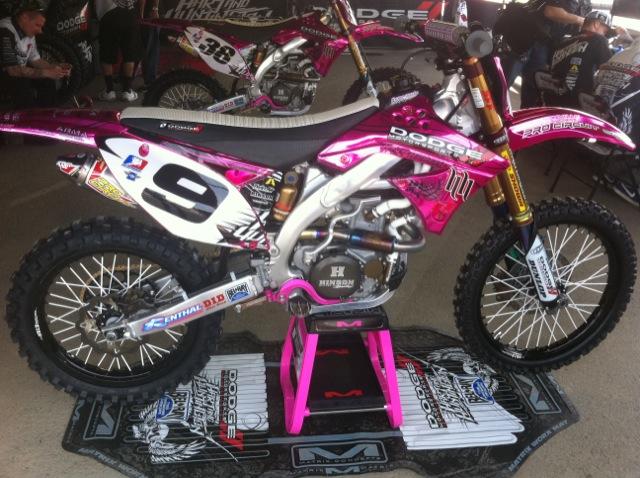 Ivan Tedesco and Dodge Motorsports/Hart & Huntington have caught the eyes of many with a all pink bike