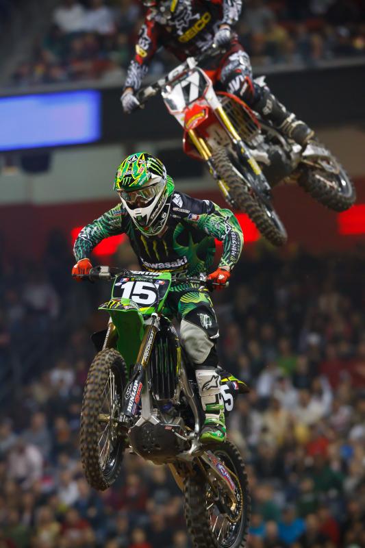 Dean Wilson battles Justin Barcia in the 250 main event