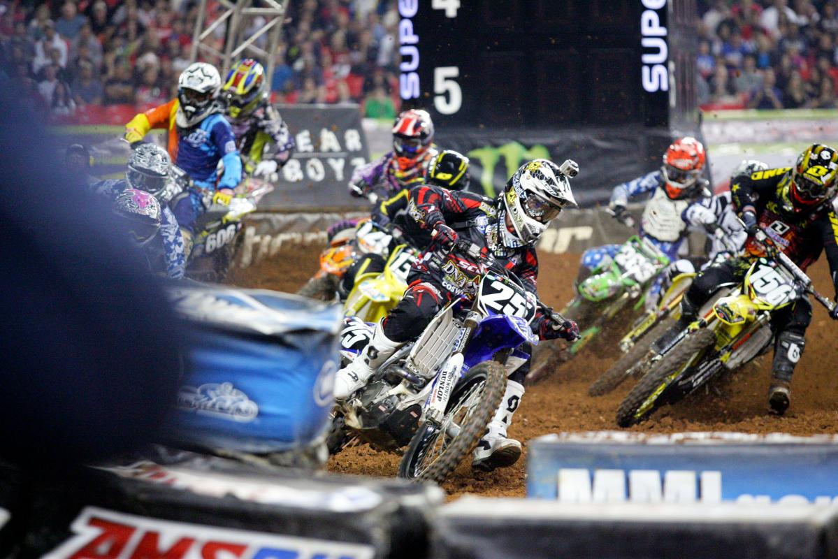 Ryan Sipes got off to a good start in his heat.