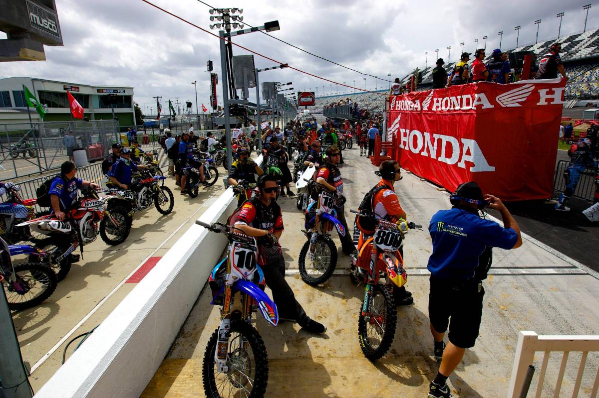 450's getting ready for practice