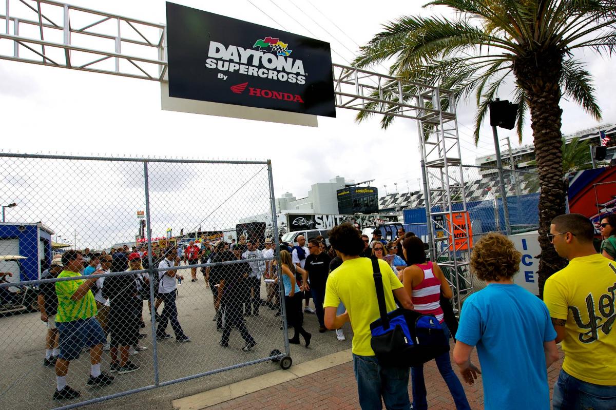 Daytona Pits