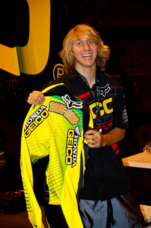 Justin Barcia with some new Fox gear for tonight