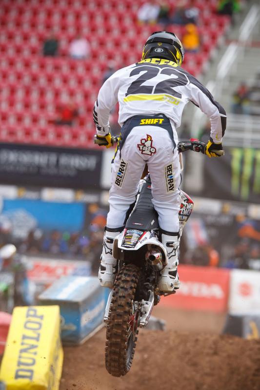 Chad Reed running a Tate #1 butt patch