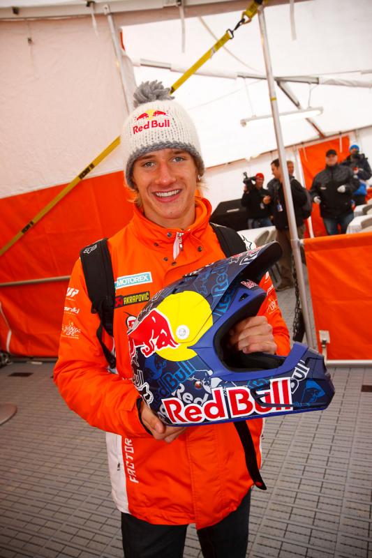 Ken Roczen is back with a new helmet