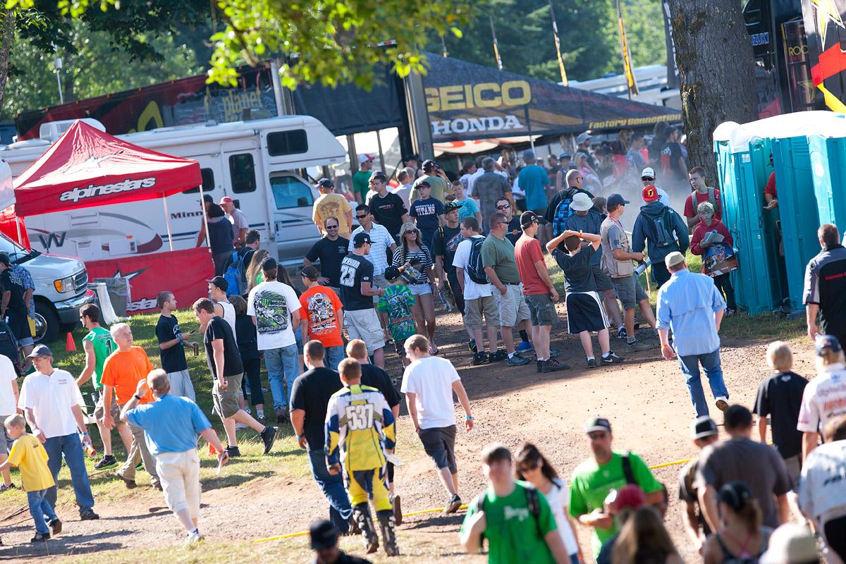 Fans pack in the pits at Washoulga