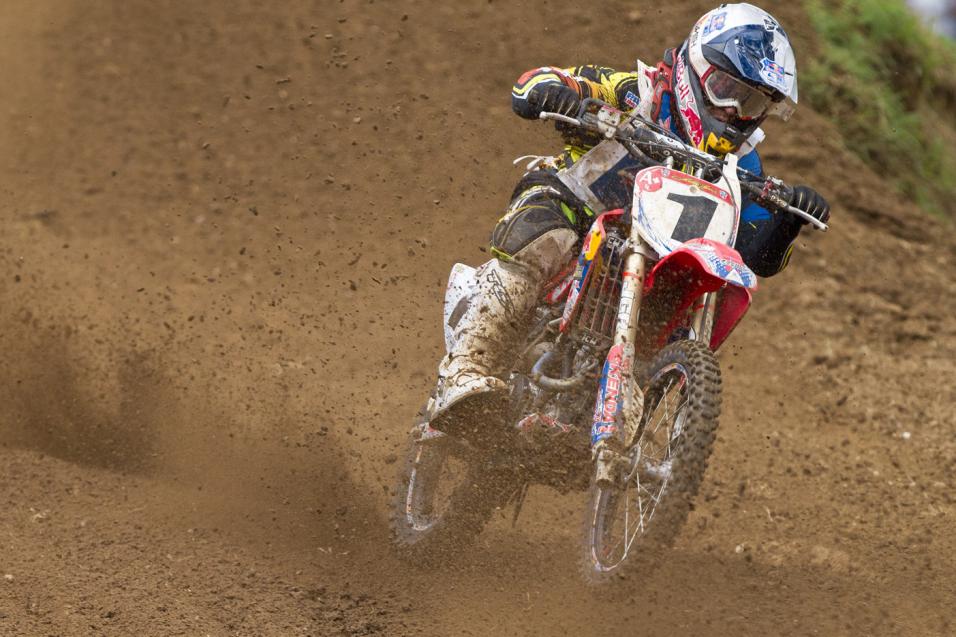 Loretta Lynn's   Photo Gallery: Friday 