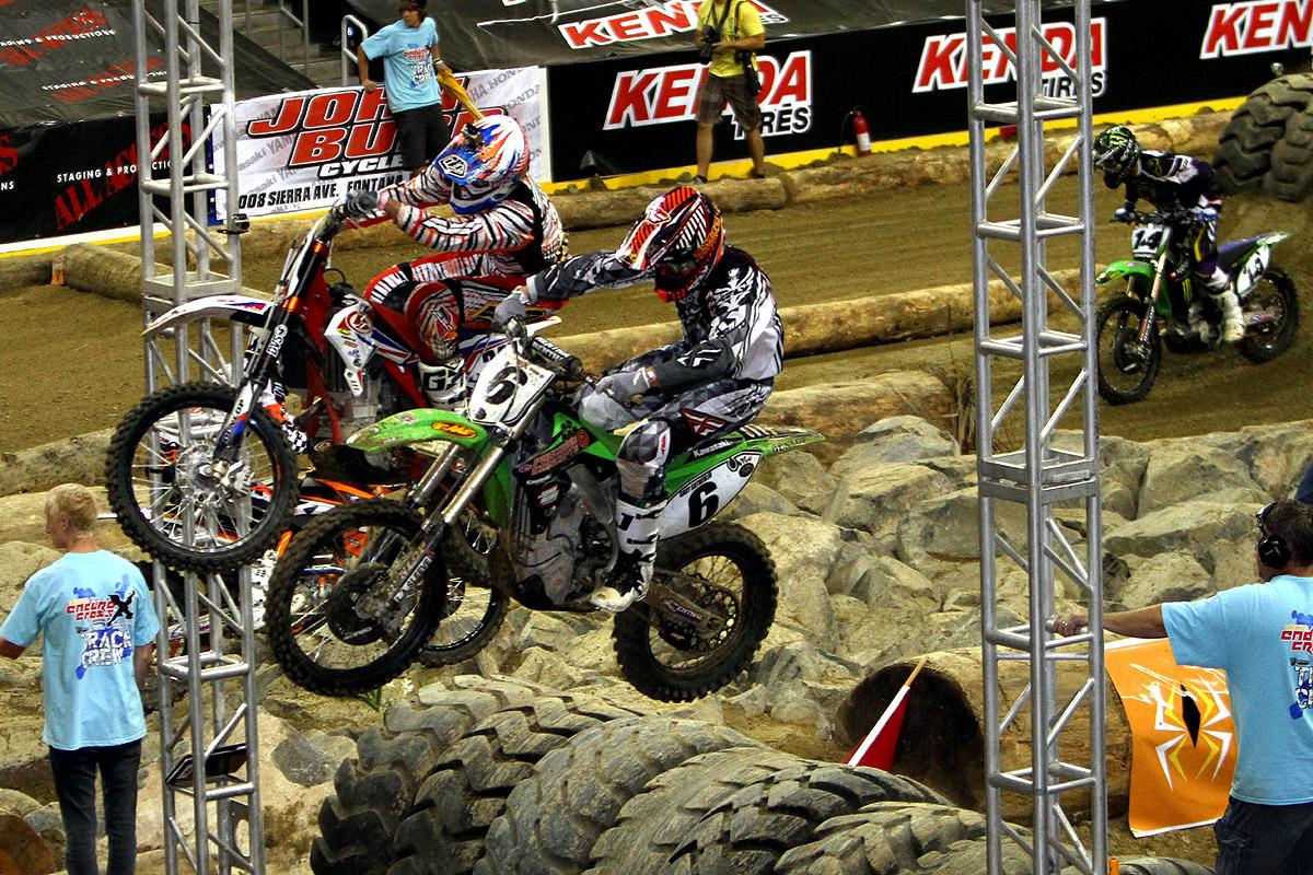 Gary Sutherlin (6) would finish seventh overall.