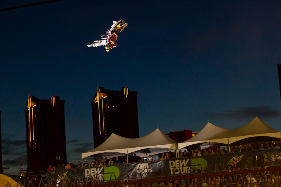 Racer X Films:  Hart & Huntington  Best Whip Contest