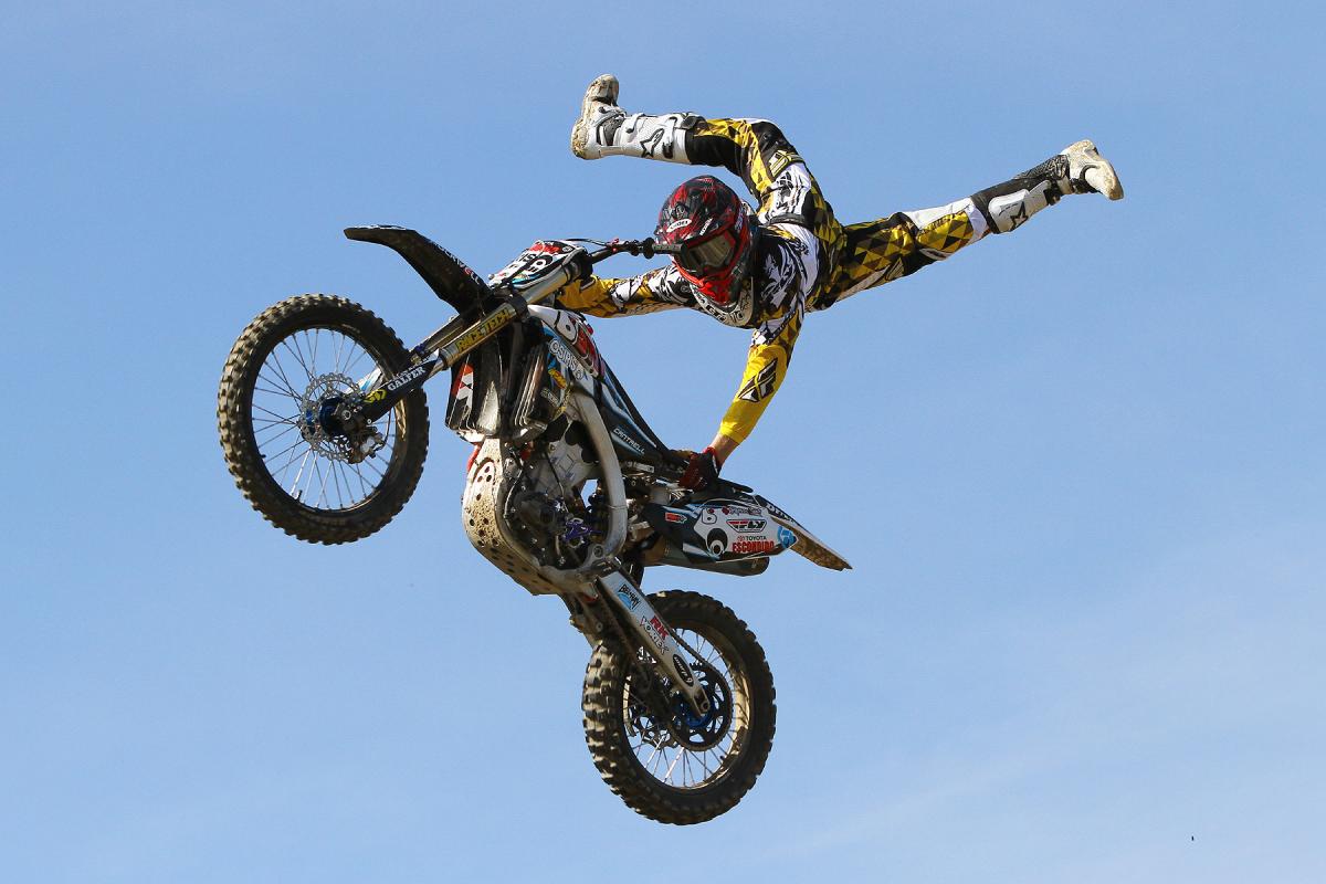 BrownDogWilson captures Jarred Browne and Destin Cantrell in the hills