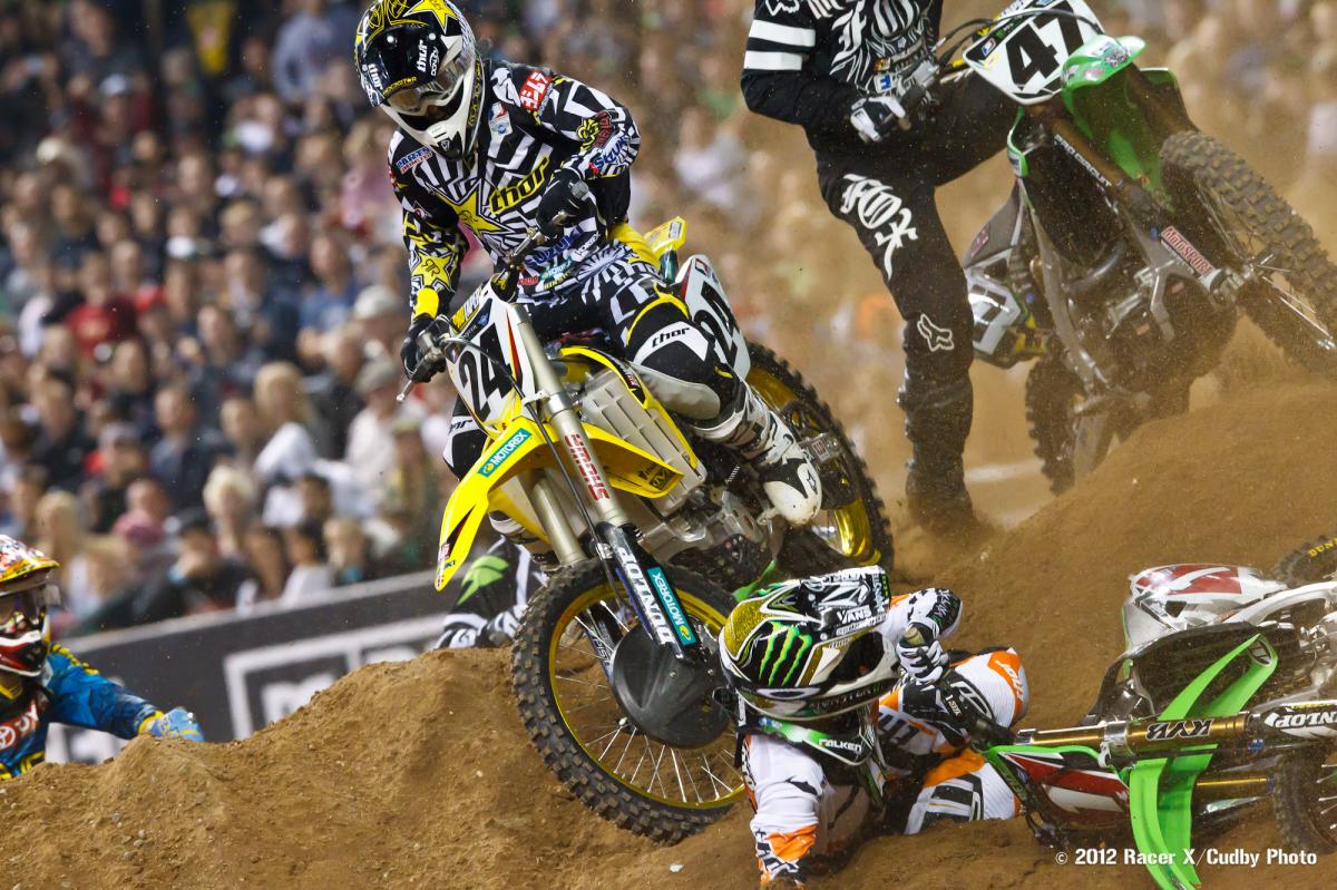 Ryan Villopoto crashes