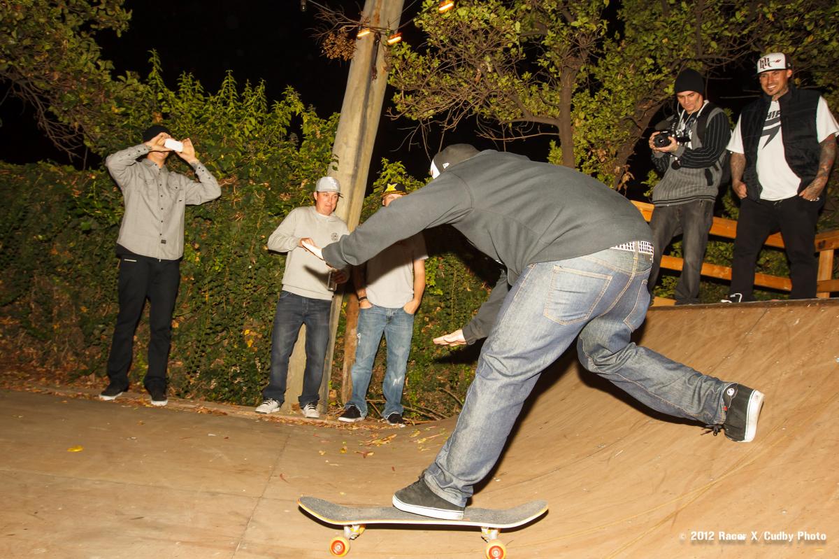 Mahoney pulls a hamstring