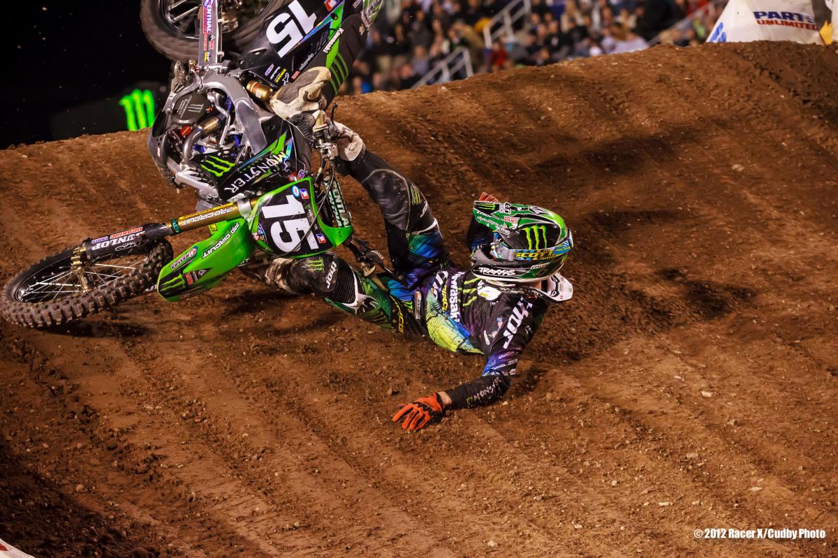 Dean Wilson crashes in the 250 main