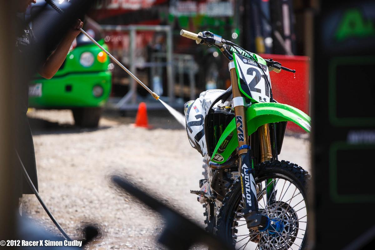 Dana Wiggins cleans off Weimz's Kawi