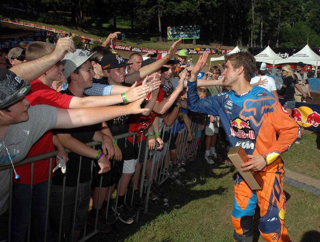 Fans giving Dungey props.