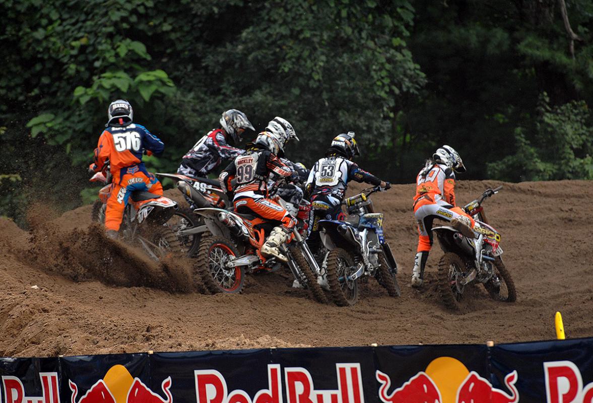 Pileup in the first 250 moto