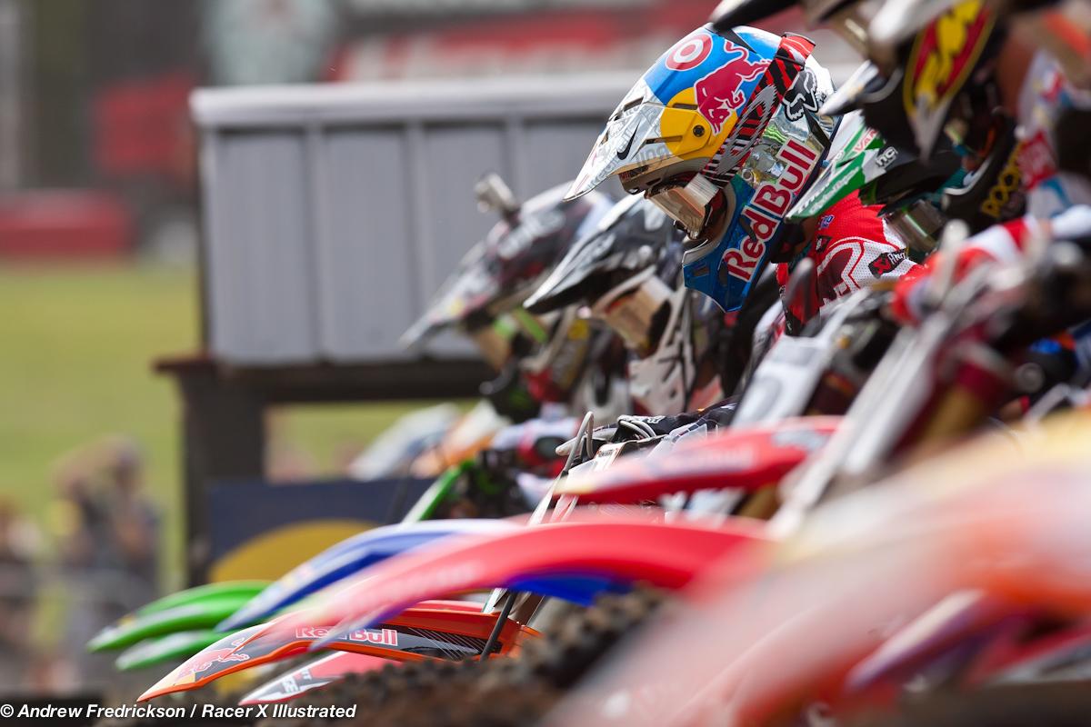 Ryan Dungey and the field.