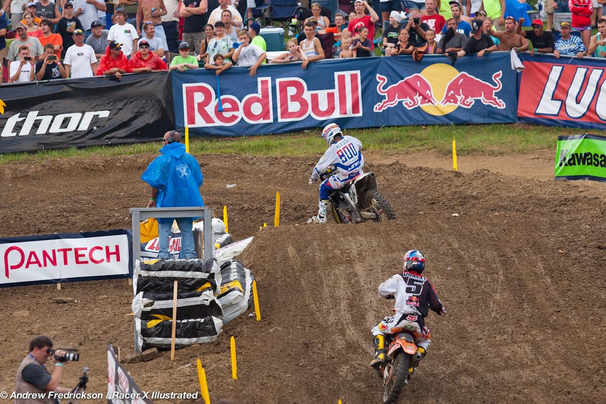 Alessi and Dungey battle.