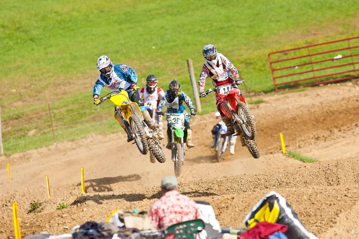 Steve Roman (Suzuki) leads the charge early.