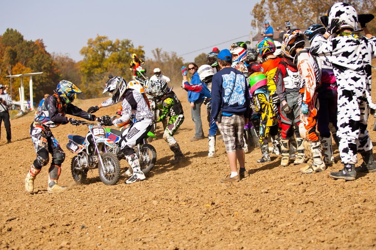 Pit bike team race.
