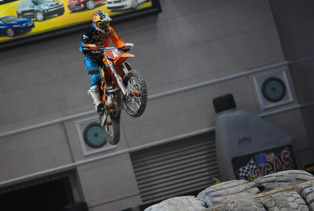 Endurocross by Eric Narvaez