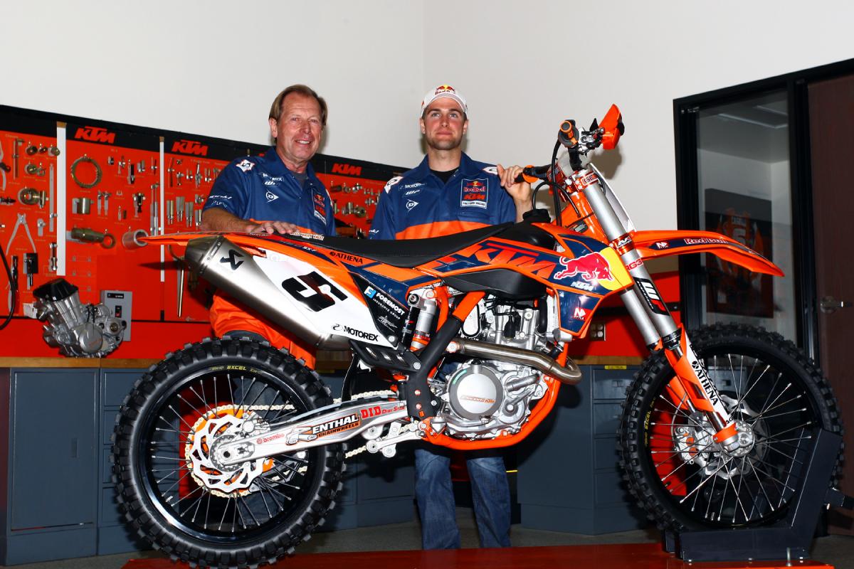 Bike looks good, too.