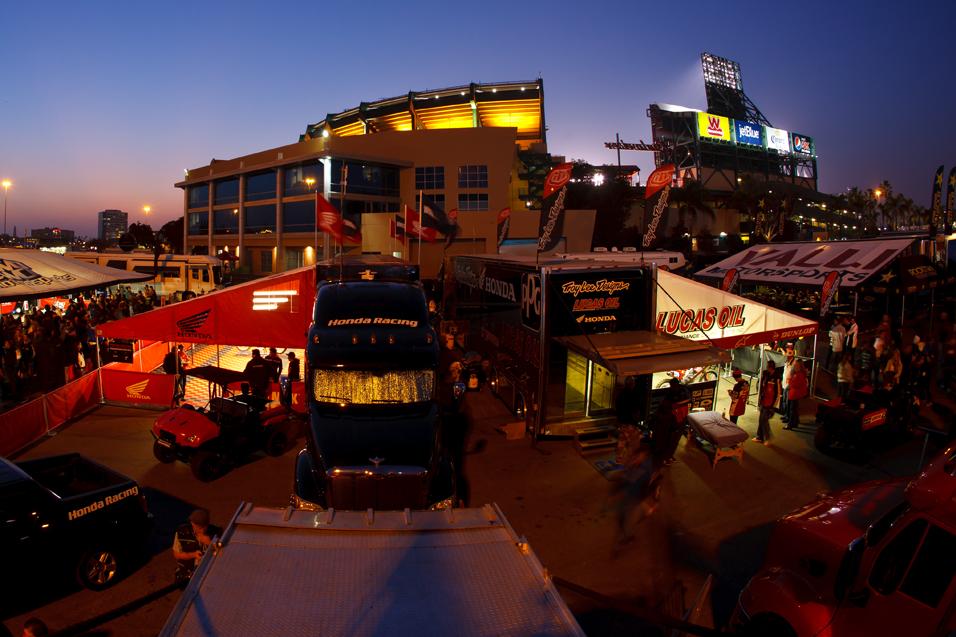 Insight: Tour de  Supercross, Part I