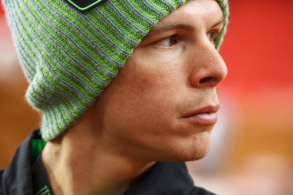 Between the  Motos: Darryn Durham