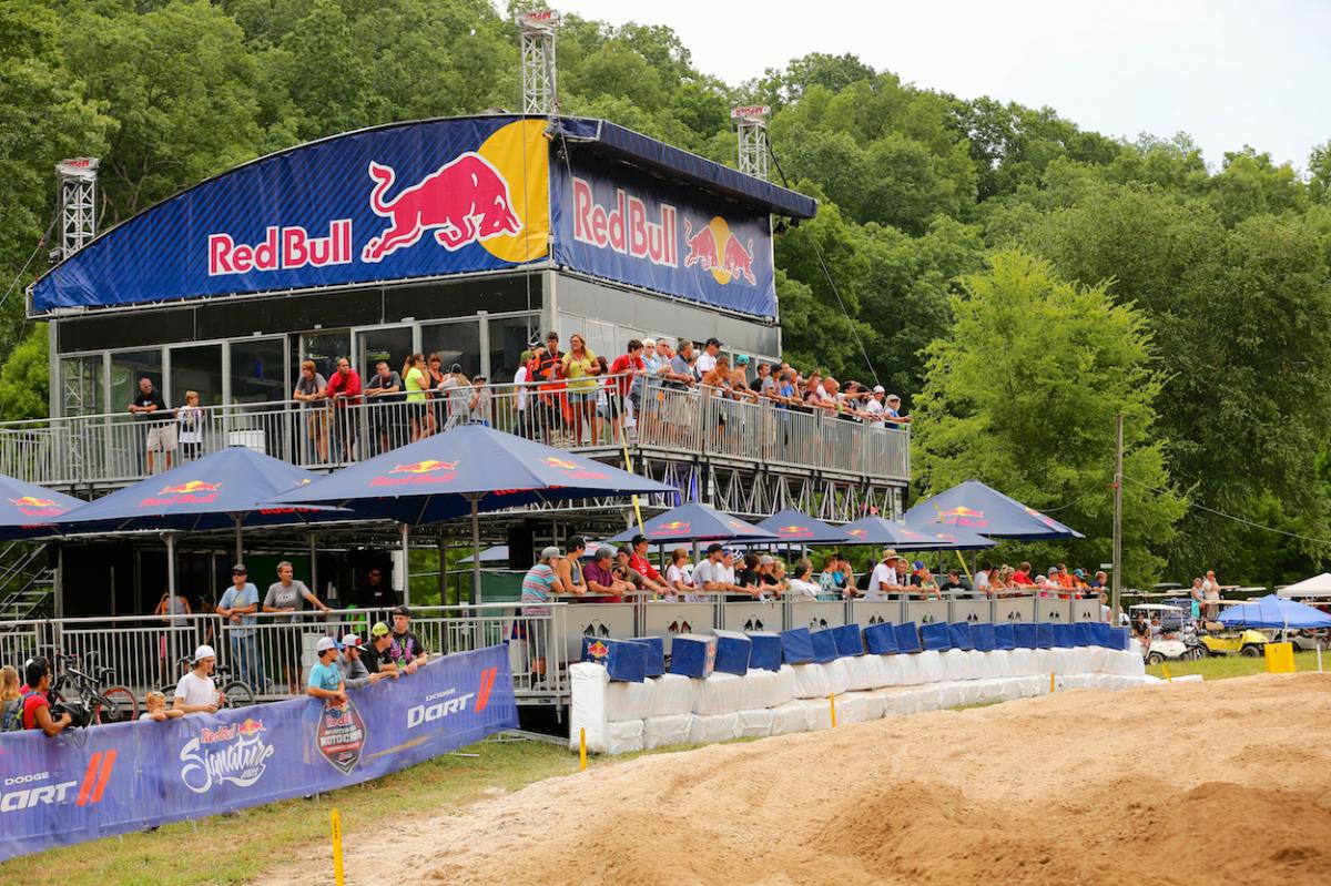 Loretta Lynn Tuesday Gallery