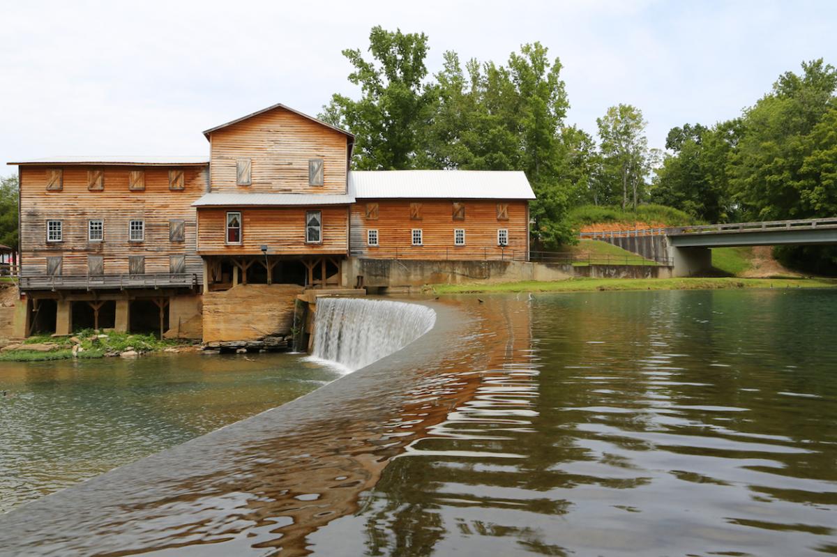 Loretta Lynn Tuesday Gallery