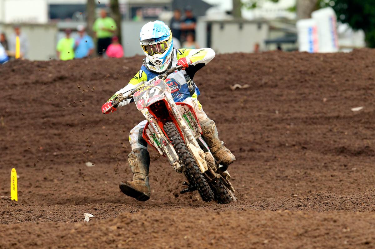 Loretta Lynn Tuesday Gallery