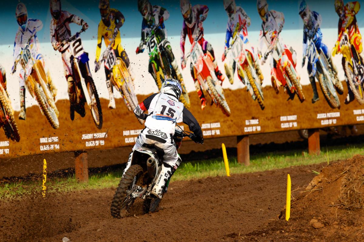 Loretta Lynn Tuesday Gallery