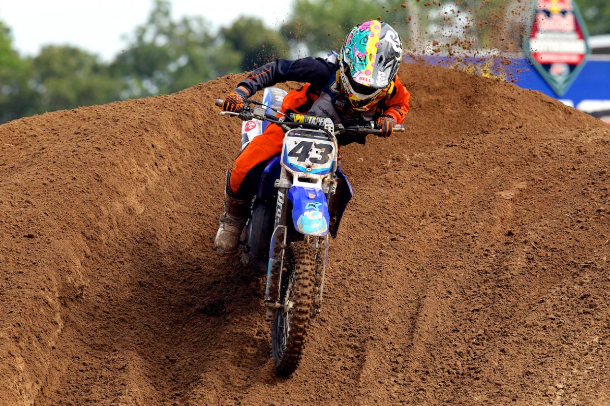 Loretta Lynn Tuesday Gallery