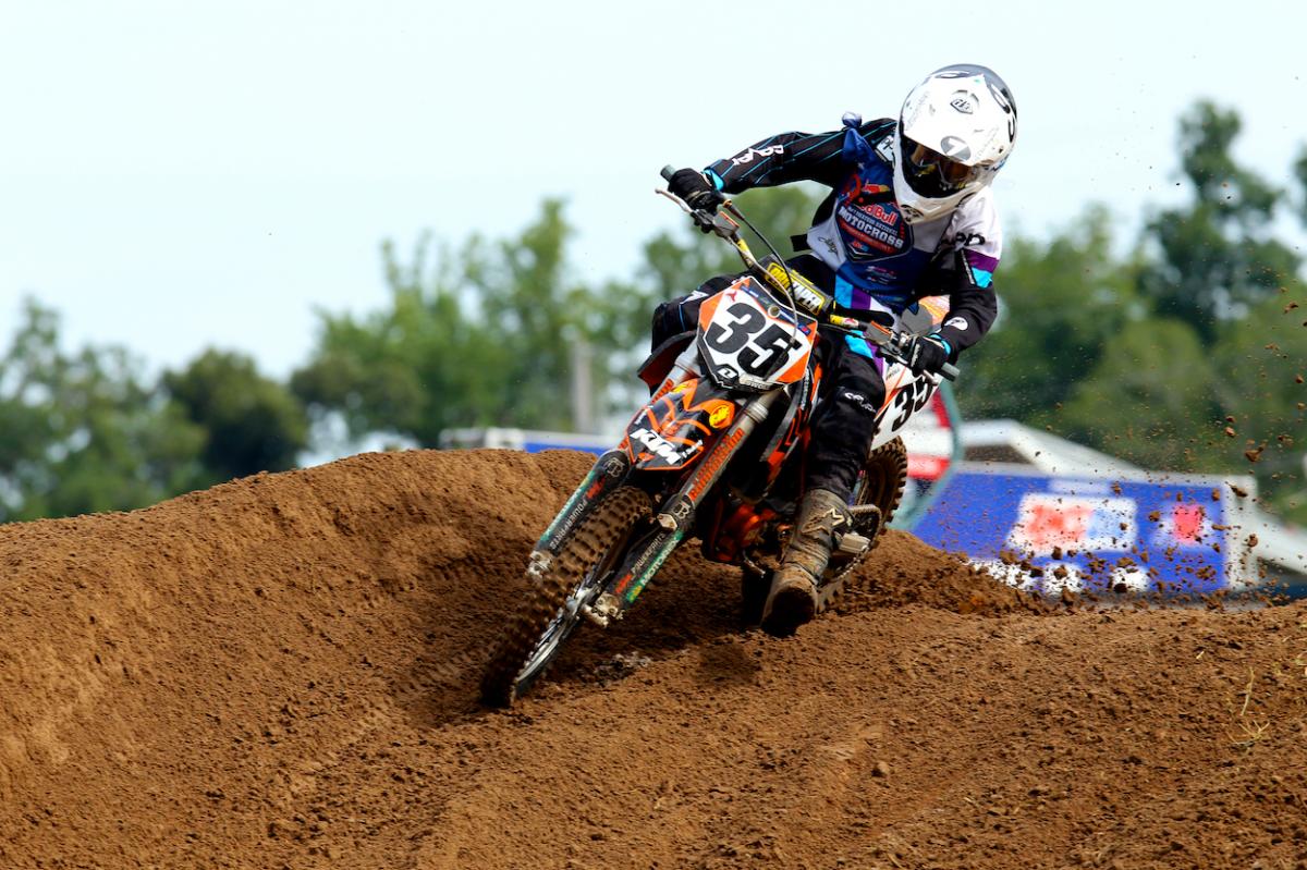 Loretta Lynn Tuesday Gallery